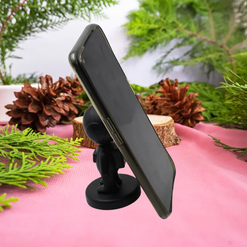 Astronaut Magnetic Phone Holder – 360° Rotating Car Mount For Smartphones 1