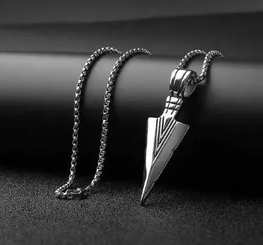 Avian-Inspired Beak Pendant – Bold Statement Necklace For Men 1