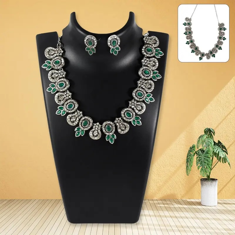 Classic Emerald-Tone Necklace Set 1