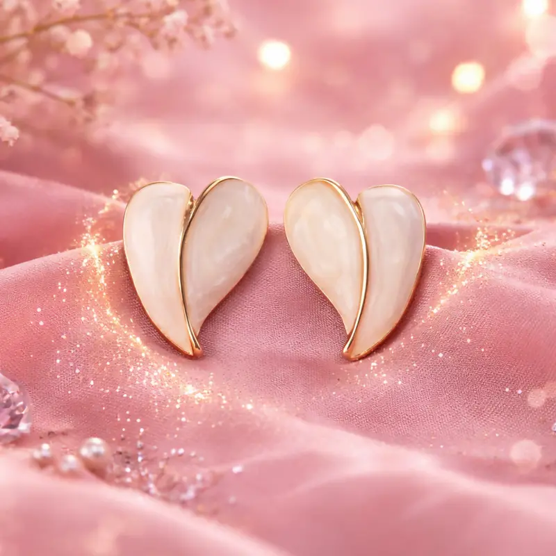 Cream Glossy Leaf Stud Earrings – Subtle Gold-Finished Everyday Jewelry 1