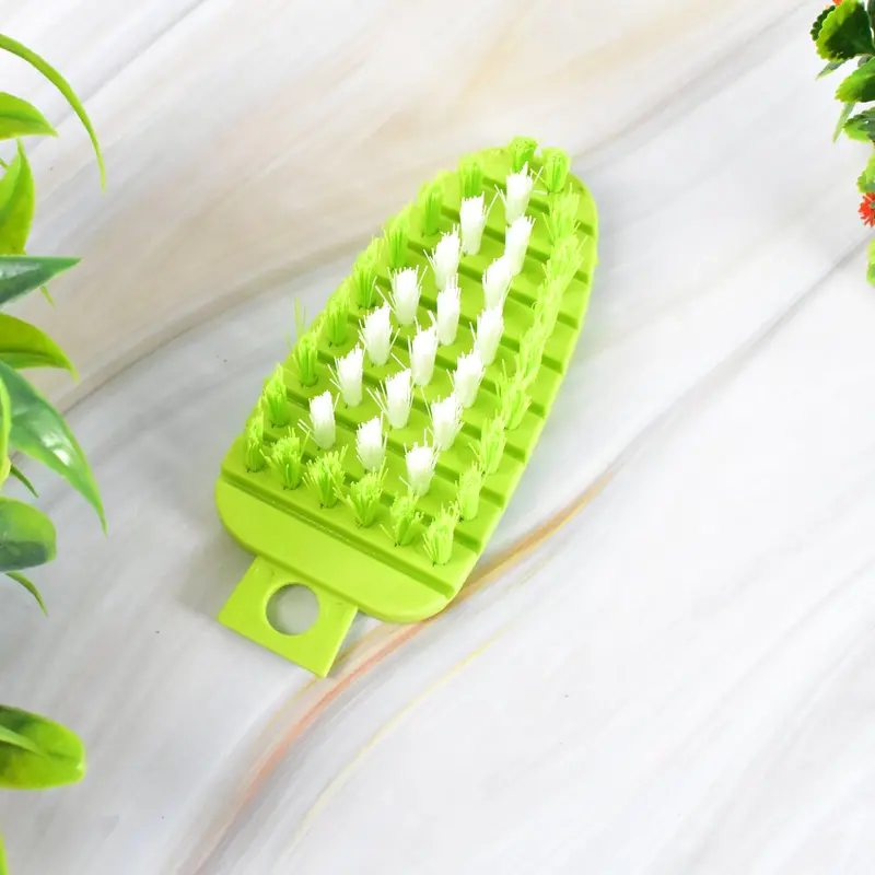 Durable Plastic Produce Brush – Gentle Fruit & Vegetable Cleaning Tool (1-Piece) 1