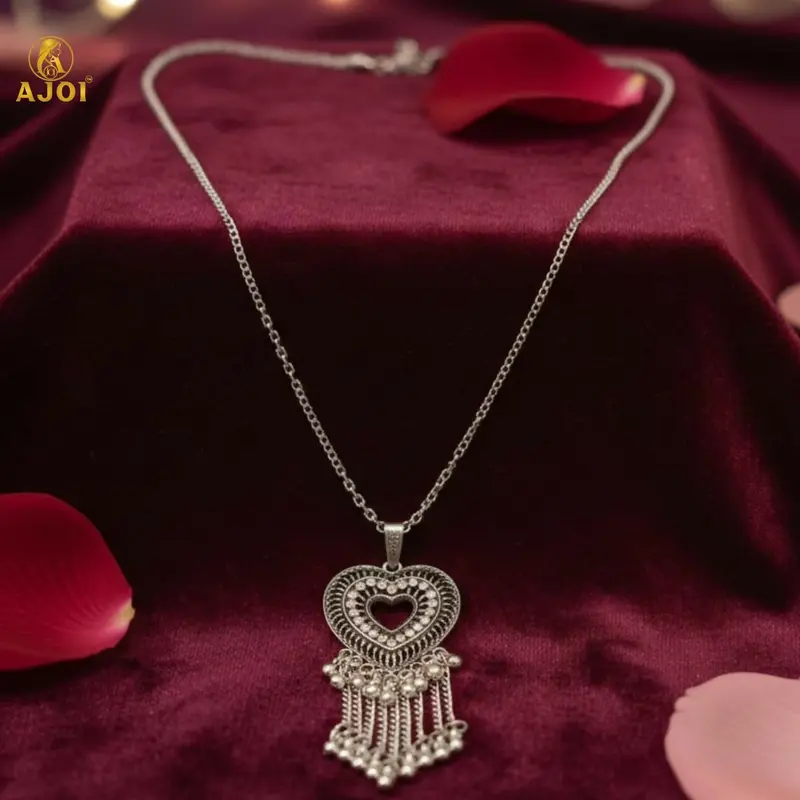 Elegant Oxidized Silver Heart Pendant Necklace For Women 1