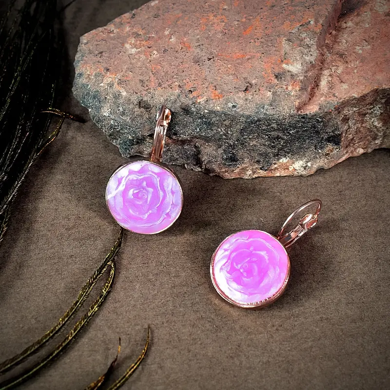 Elegant Party-Ready Earrings With Minimalist Flair 1