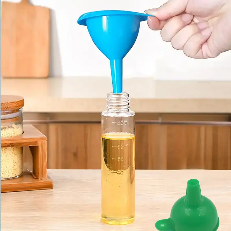 Flexible Silicone Funnel – Leak-Resistant Pouring Aid For Oils, Sauces, Juices & Grains (Green) 1