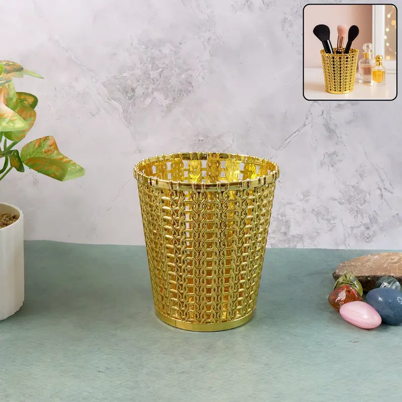 Gold-Finished Makeup Brush Stand – Elegant Desktop Brush Organizer 1