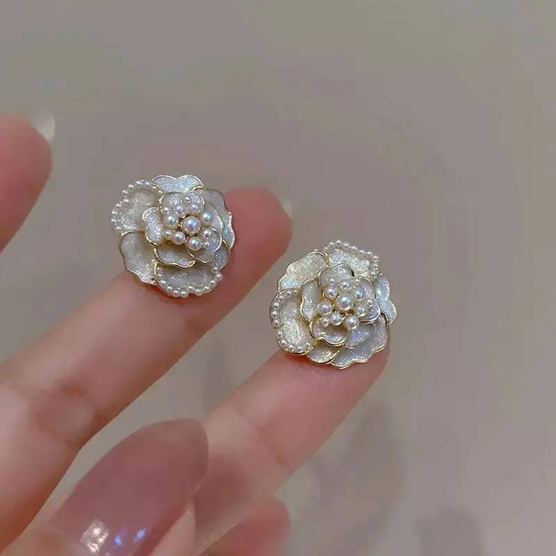 Korean-Inspired White Floral Stud Earrings With Micro-Pearl Accents 1