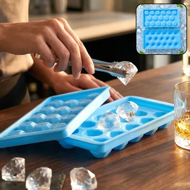 Lidded 17-Cavity Ice Cube Mold For Fast-Freeze Beverage Preparation 1