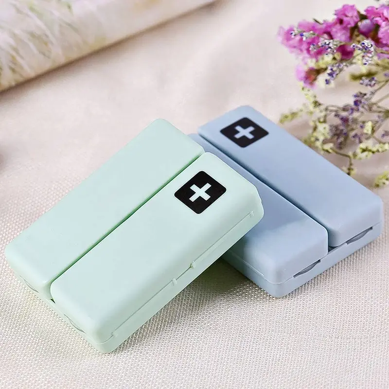 Magnetic 7-Day Pill Organizer – Compact & Travel-Friendly Medication Case 1