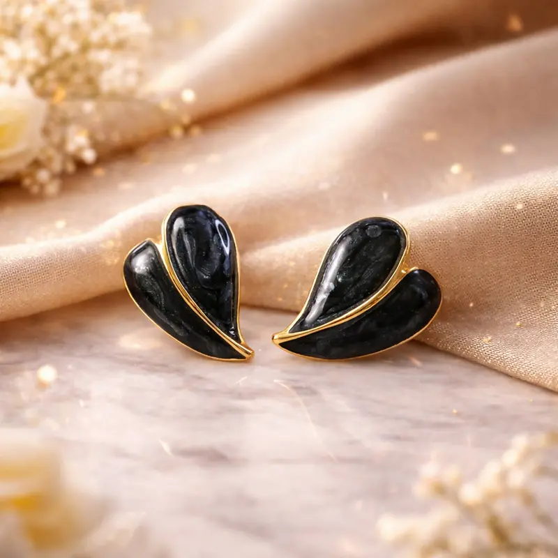 Minimalist Leaf-Shaped Stud Earrings – High-Gloss Fashion Jewelry For Women 1