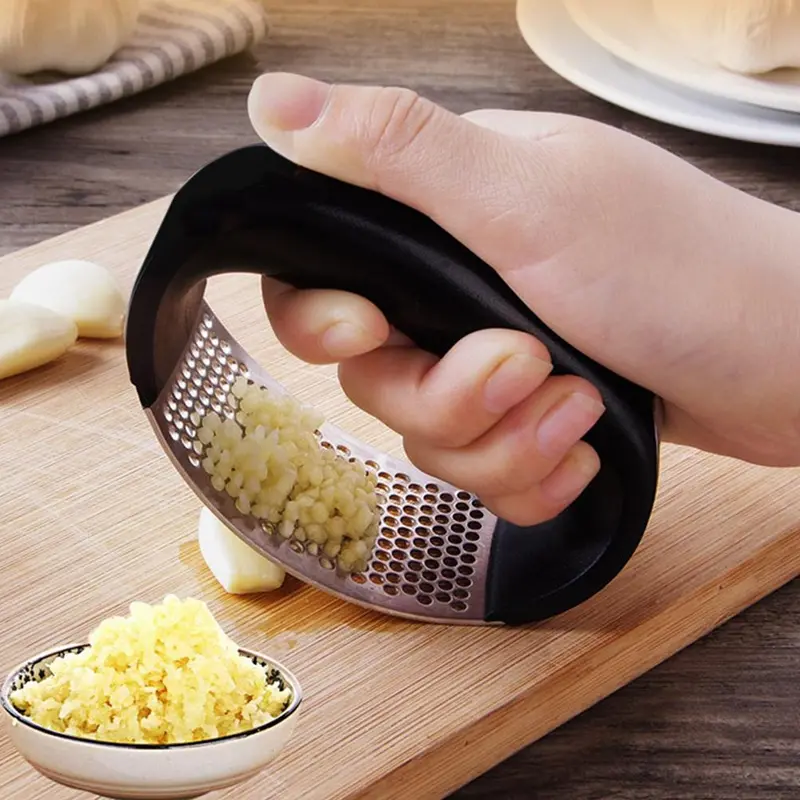 Stainless Steel Garlic Crusher – Efficient Kitchen Press For Fresh Garlic 1