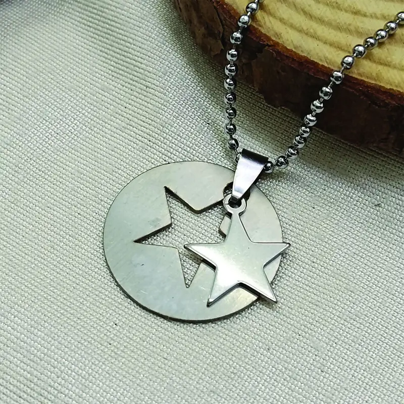 Star Pendant Necklace For Men – Contemporary Metallic Chain Design 1