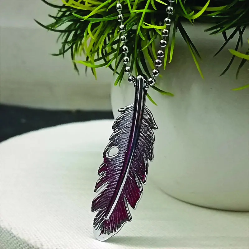 Trendy Feather Pendant Necklace – Lightweight Men’S Accessory 1