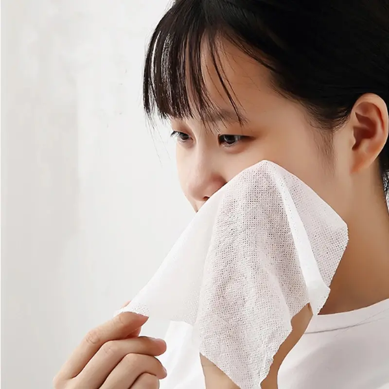 Ultra-Soft Disposable Travel Tissue – Compact On-The-Go Towel (30×25 Cm, 1 Unit) 1