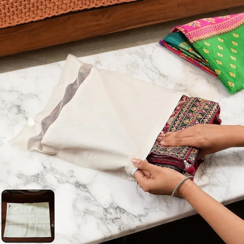 Zippered Saree Storage Bag – Compact 14.5 × 16.5 Cm Organizer 1